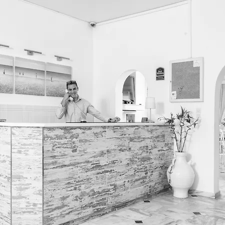 Paradise Akrotiri (Santorini)