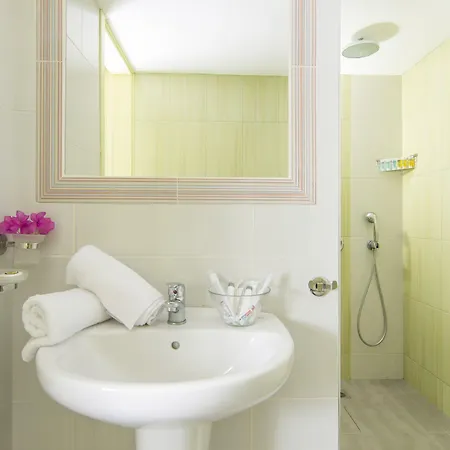 Apartahotel Paradise 3*