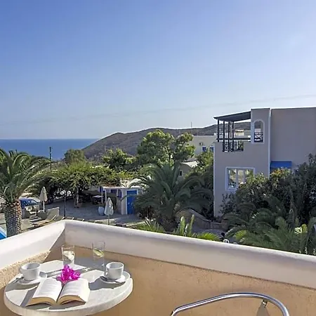 Paradise Akrotiri (Santorini)