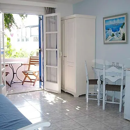 Paradise Aparthotel 3*