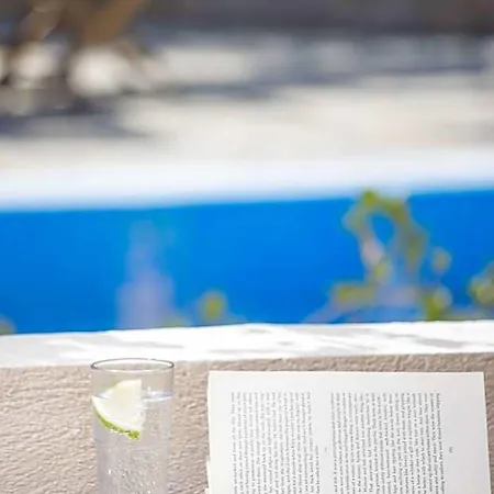 Paradise Aparthotel Akrotiri (Santorini)