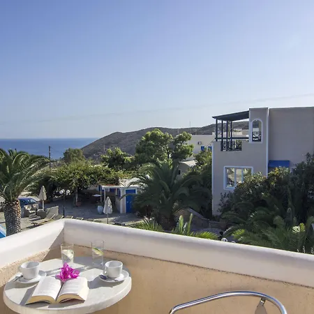 Paradise Akrotiri (Santorini)