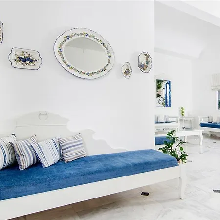 Paradise Aparthotel 3*
