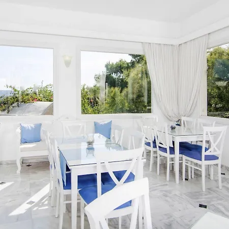 Aparthotel Paradise 3*