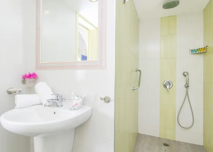 Paradise Apartmanhotel 3*