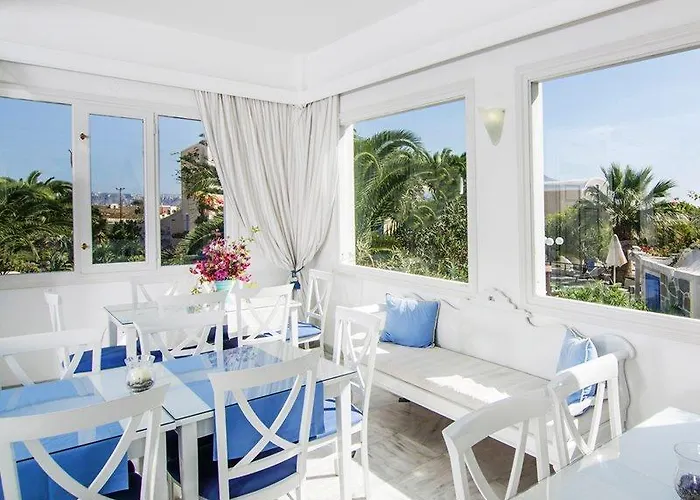 Paradise 3* Akrotírion