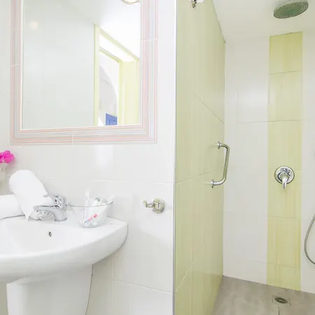 Paradise Aparthotel 3*